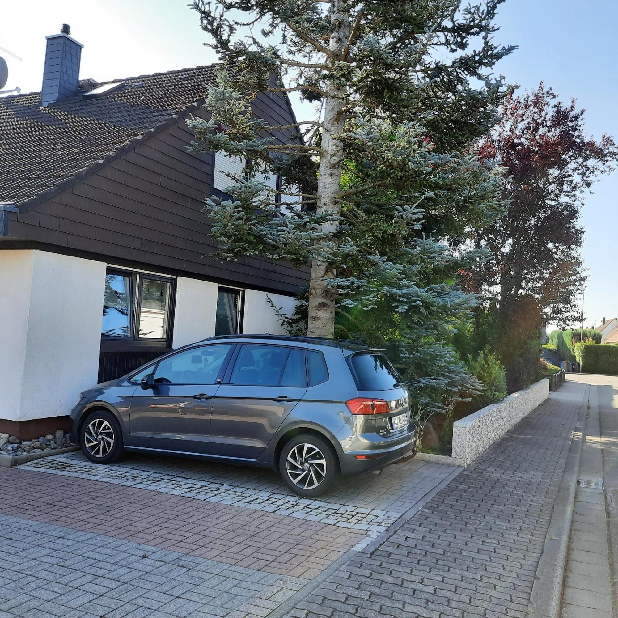 Dg Wohn-Schlafraum Mit Bad Lägenhet Steinwenden Exteriör bild
